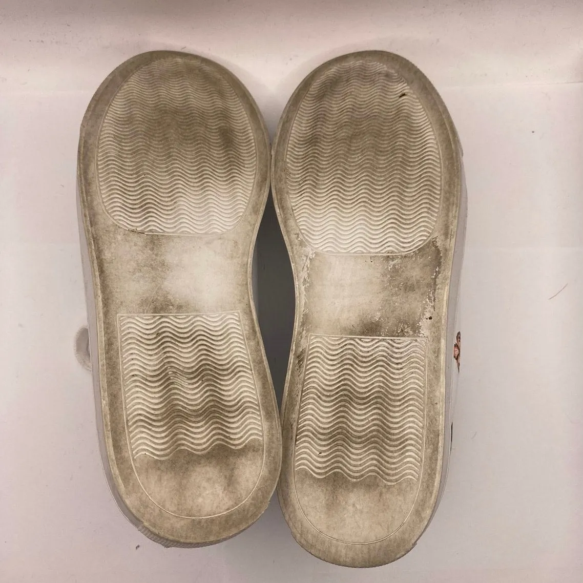 Alepel White Butterfly Fashion Sneaker Sz 9