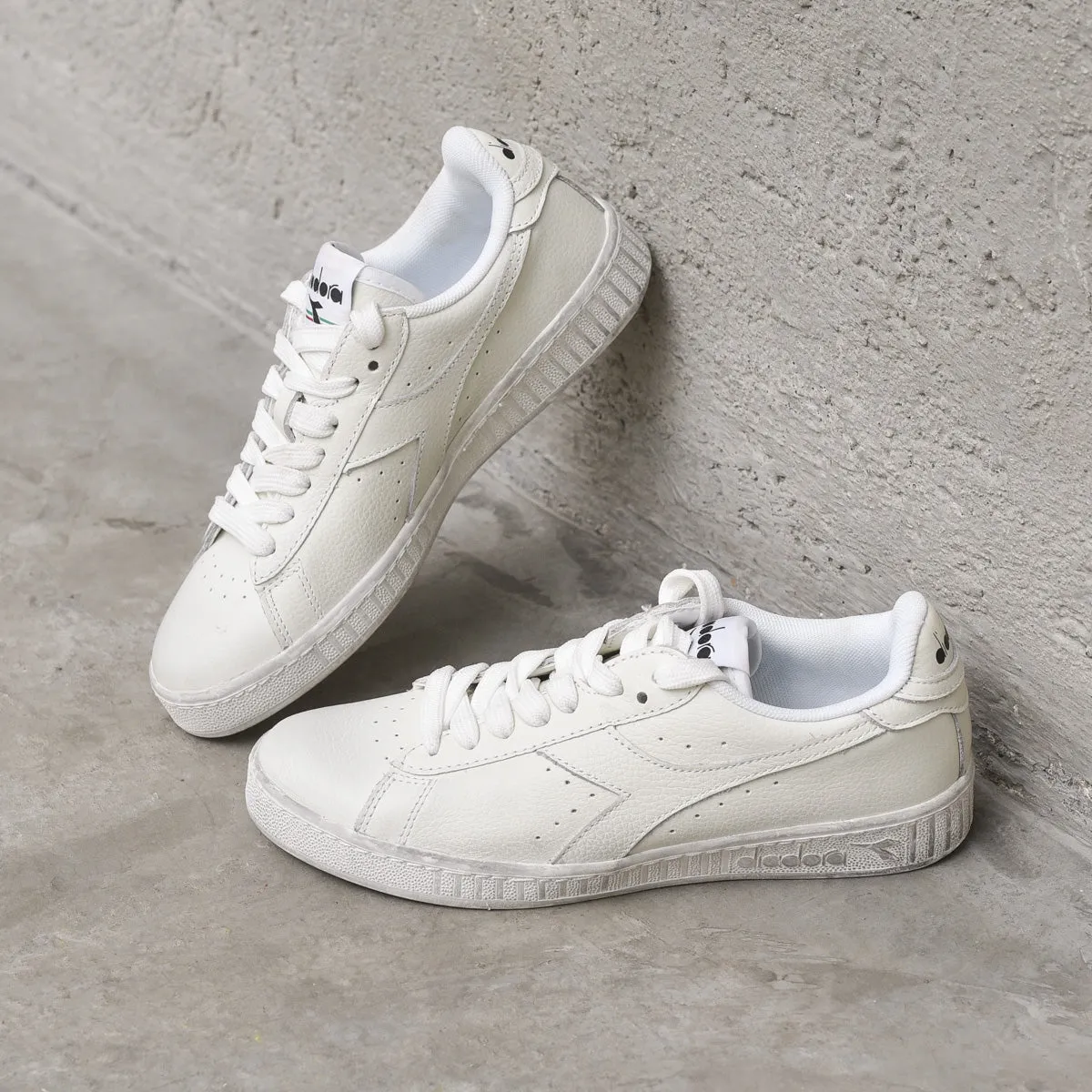 Game L Low Waxed - White