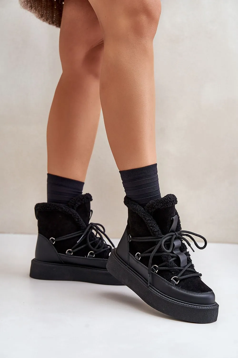 Snow boots