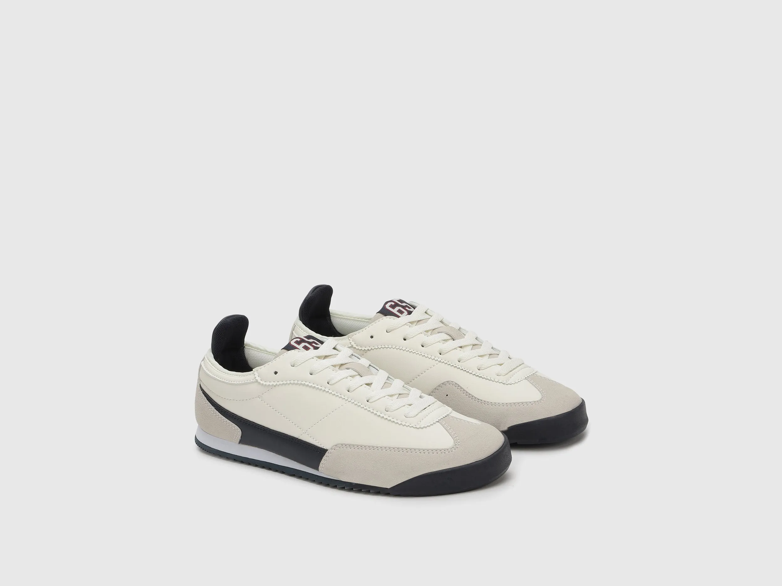 Solid Pattern Lace-Up Sneakers